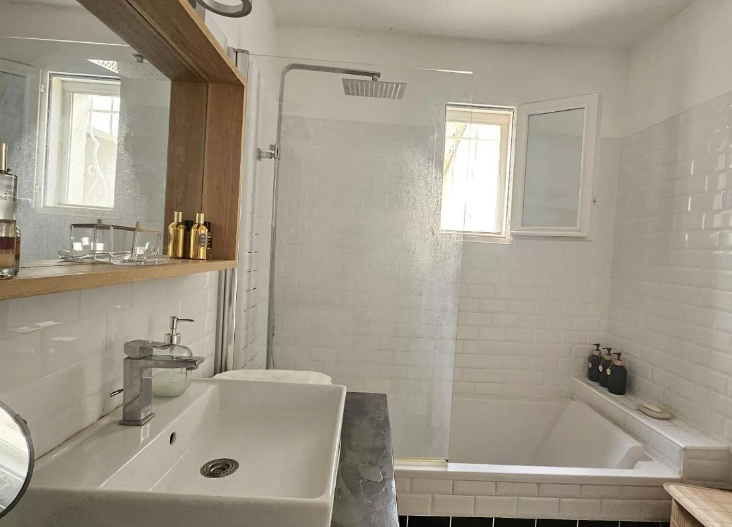 Holiday home Villa Piscine Prive & Jacuzzi 300 De La Mer Saint-Cyr-sur-Mer